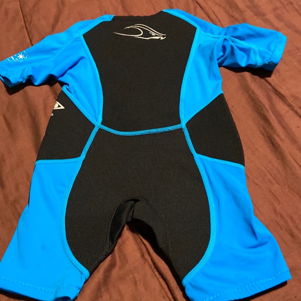 Wetsuit. - Picture 14 of 15